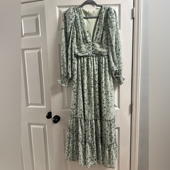 green emerald velvet dress Mint Green Altar'd State Sleeveless dress Women's – Camilla's Closet  Consignment main image 1